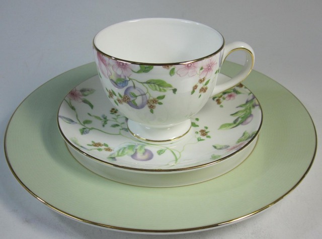 WEDGWOOD    ウエッジウッド　カップ\u0026ソーサー　スウィートプラム