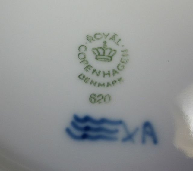 ロイヤルコペンハーゲン　Royal Copenhagen  ブルーフラワーカーブ　１９ｃｍ　プレート　＃６２０　デンマーク製