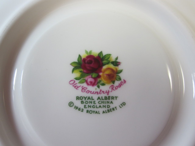 ロイヤルアルバート　ROYAL ALBERT　オールドカントリーローズ　ティーカップ＆ソーサー　英国製【ロイヤルアルバート廃盤品/個数限定】