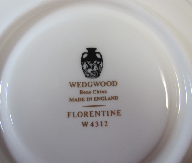 ウェッジウッド　Wedgwood　フロレンティーンブラック  カップ＆ソーサー  ボンド【ウェッジウッド廃盤品/個数限定】