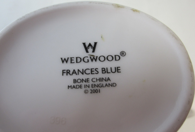 【新品未使用】　ウェッジウッド　フラワースタンド　レリーフ　廃盤　ブルー wedgwood ブルーバード blue bird カップ ソーサー 廃盤 レア