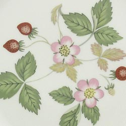 ウエッジウッドWedgwood ワイルドストロベリー プレートフルリム